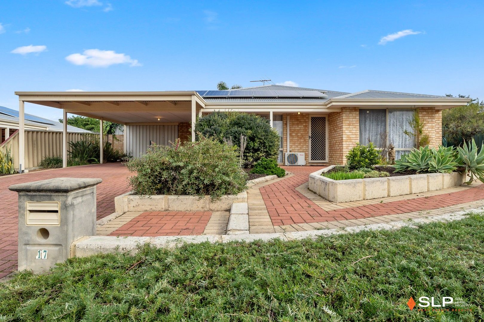 4 bedrooms House in 17 Mangrove Circuit BANKSIA GROVE WA, 6031