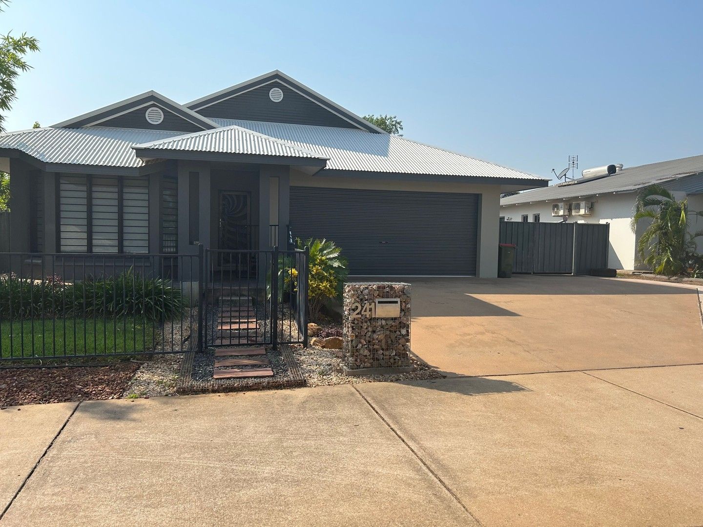 5 bedrooms House in 241 FORREST PARADE BELLAMACK NT, 0832