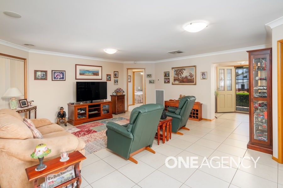 17 Waverley Place, Bourkelands NSW 2650, Image 2