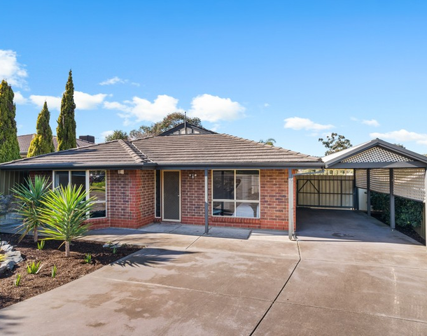 30 Hendrix Crescent, Woodcroft SA 5162