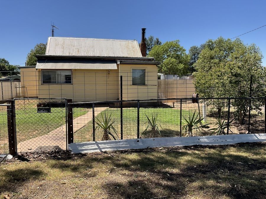 39 Railway Street, Coonamble NSW 2829 - House For Rent - $260 | Domain