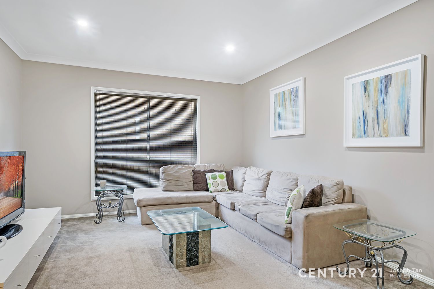 12 Compass Avenue, Beaumont Hills NSW 2155, Image 2