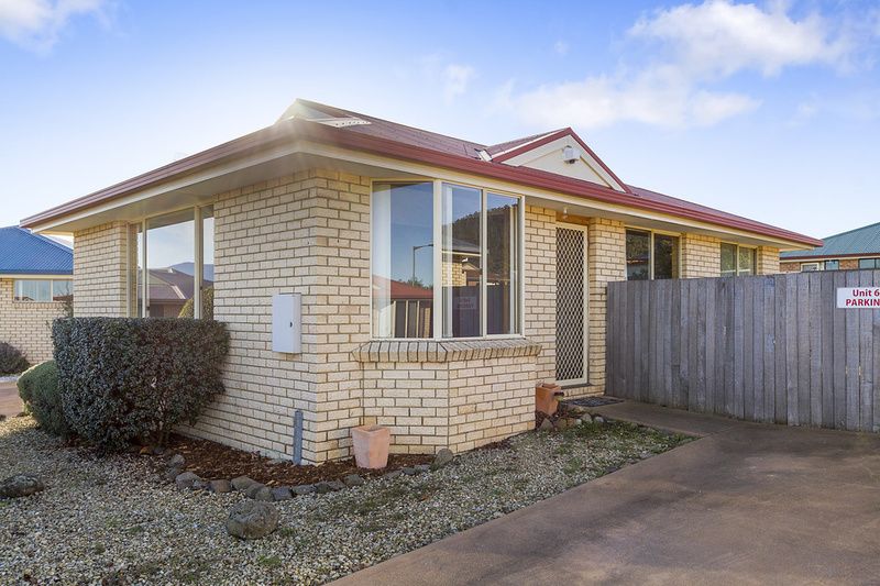 2 bedrooms Apartment / Unit / Flat in 6/7 Horsham Road OAKDOWNS TAS, 7019