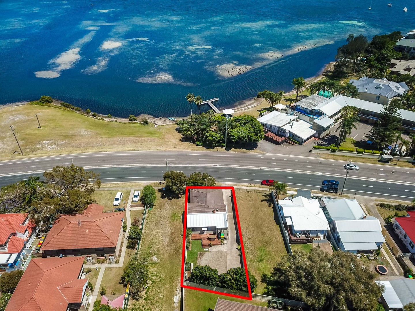 727 Pacific Highway, Belmont NSW 2280, Image 1