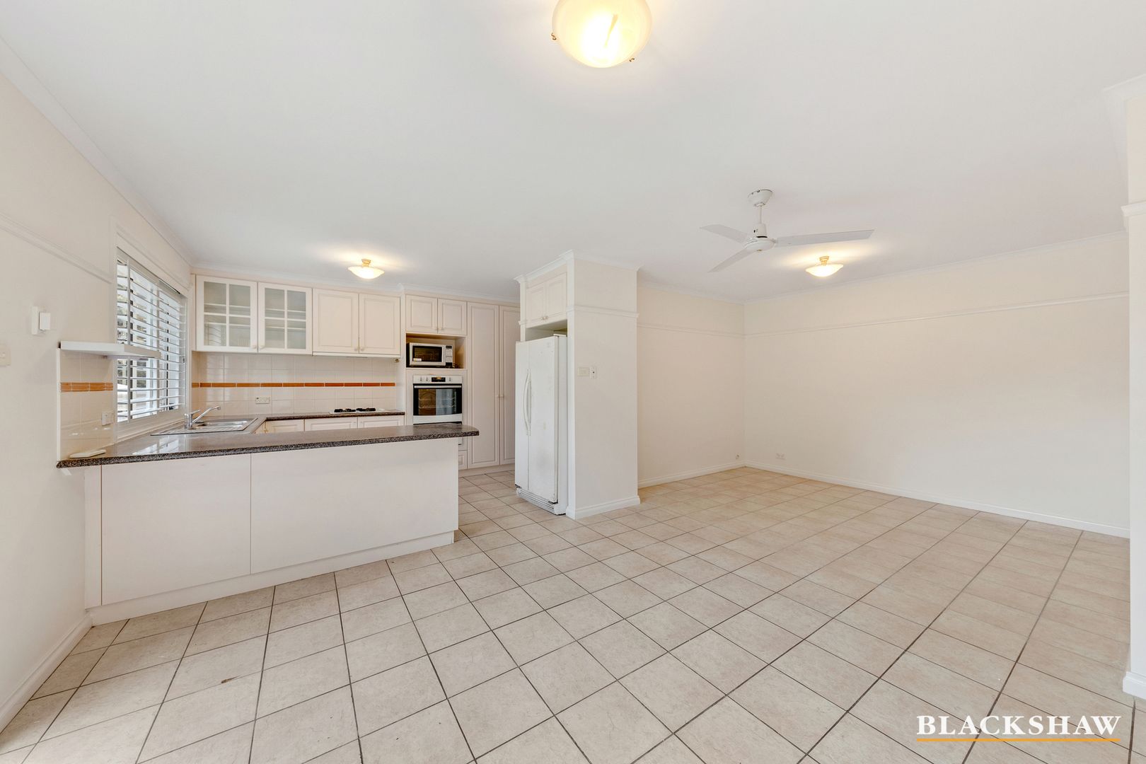 3/68-70 Bicenntenial Drive, Jerrabomberra NSW 2619, Image 2