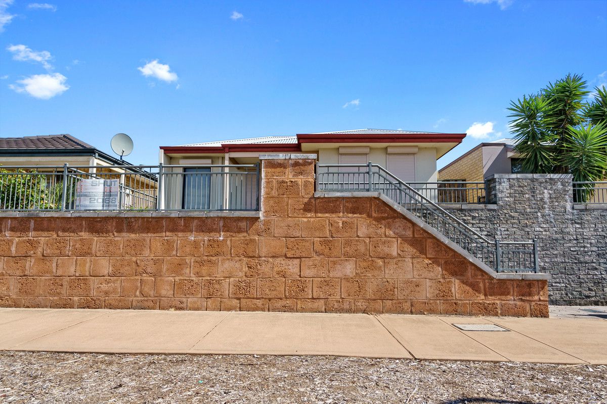 3 bedrooms House in 56 Brixton Crescent ELLENBROOK WA, 6069