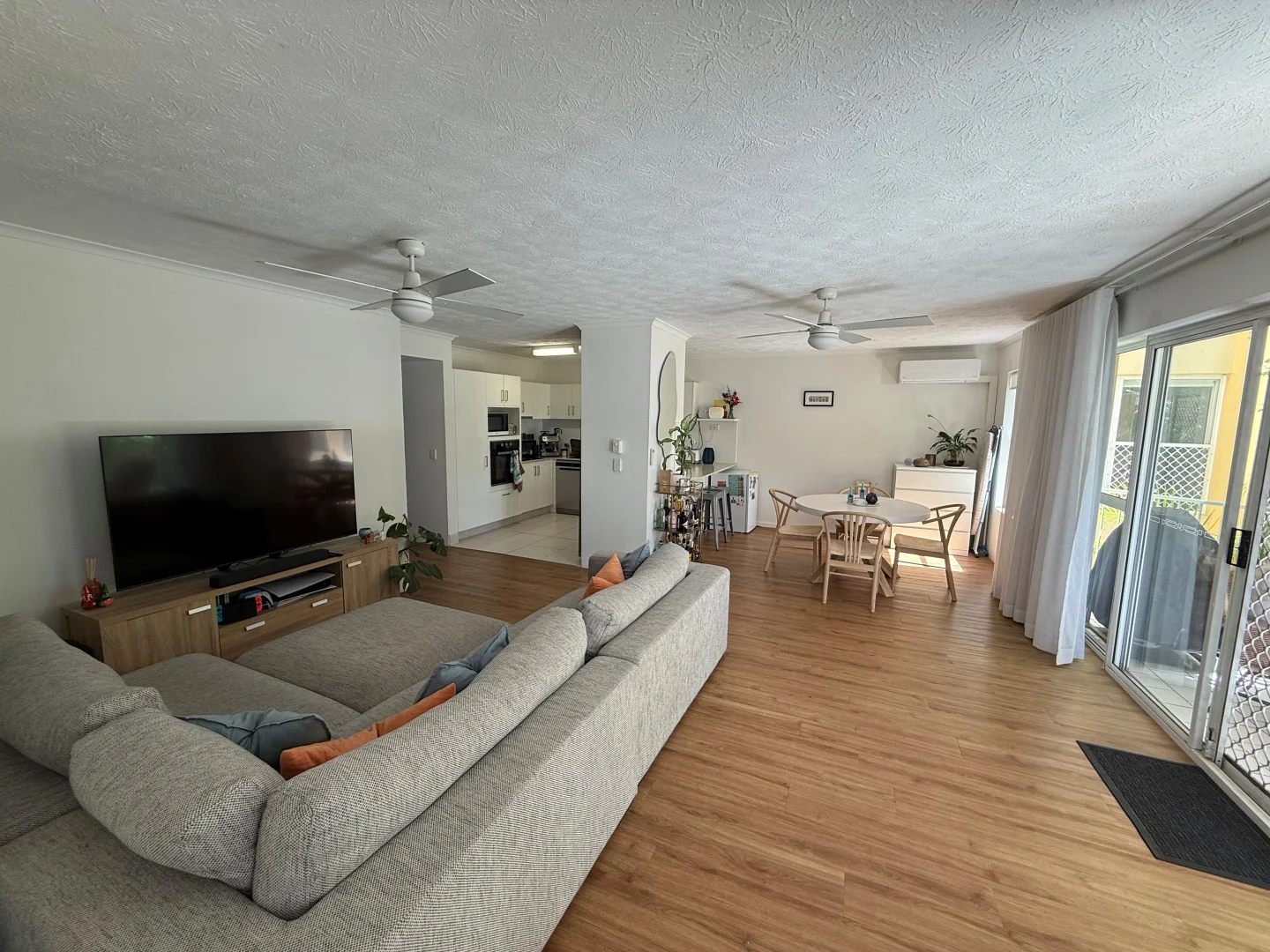 Additional image 2 of 2/166 Surf Parade, Broadbeach QLD 4218