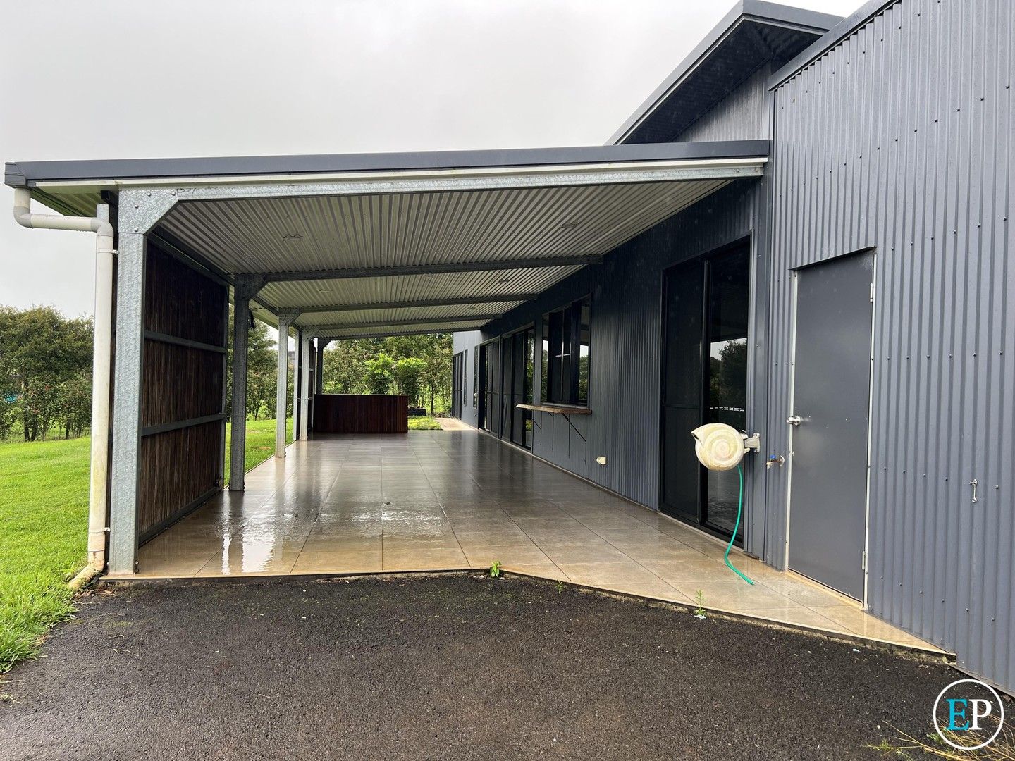 4 bedrooms House in Julie Close PEERAMON QLD, 4885