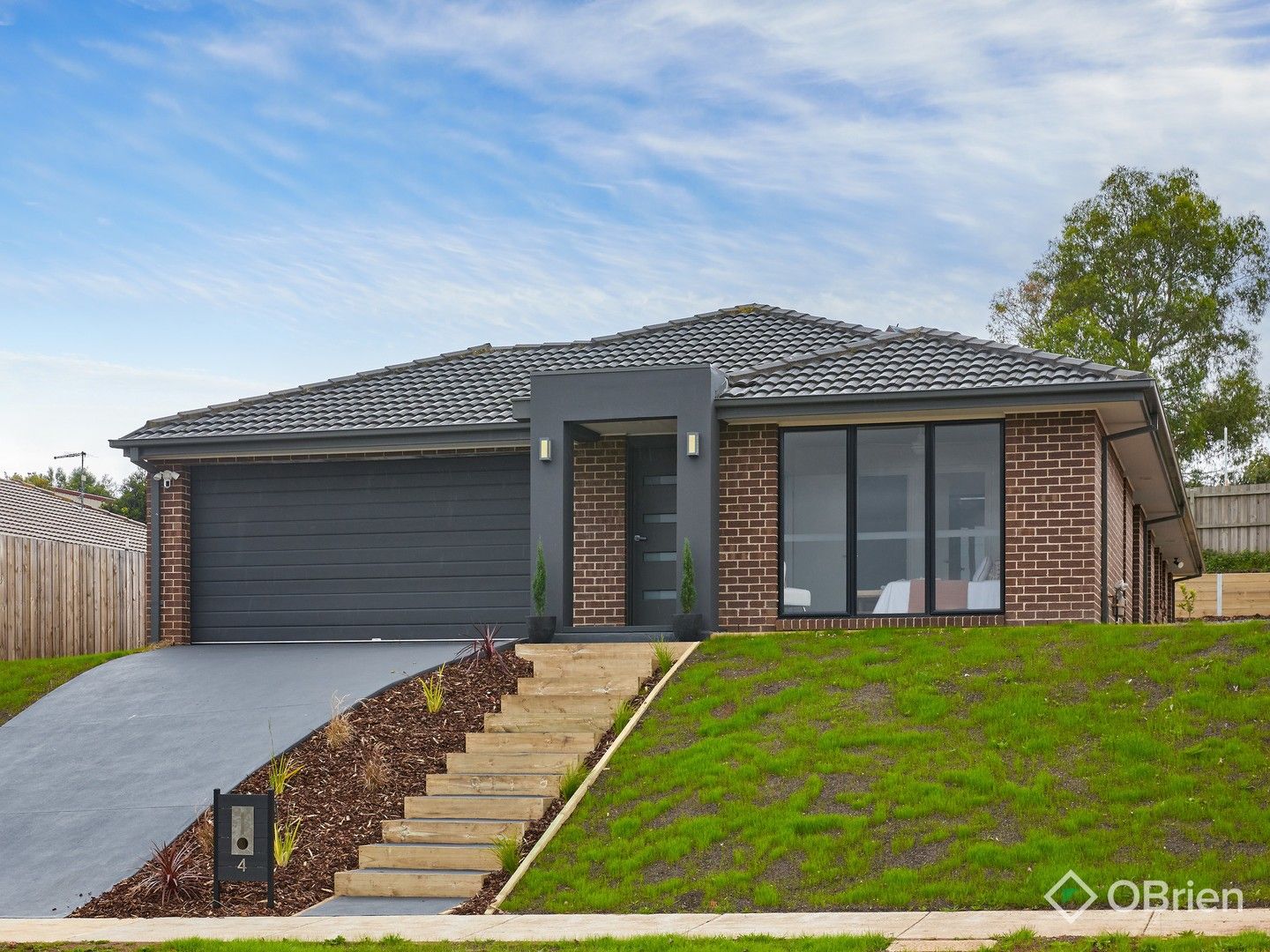 4 Leura Street, Drouin VIC 3818, Image 0