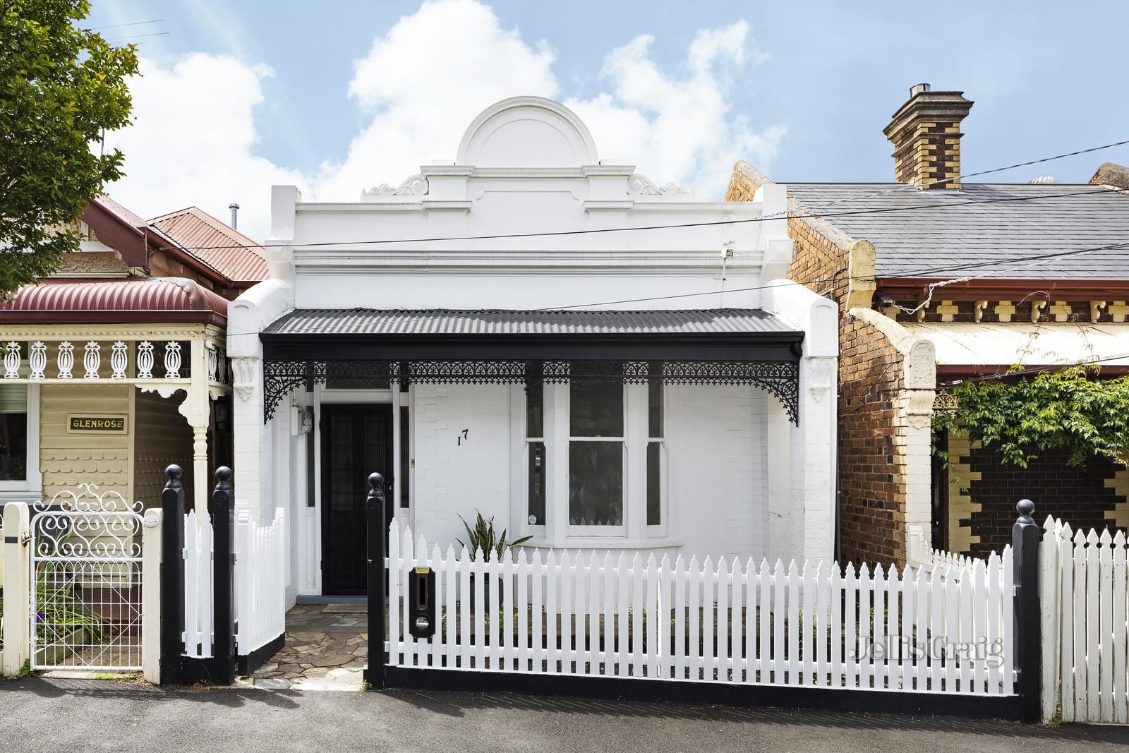 2 bedrooms House in 17 Pridham Street KENSINGTON VIC, 3031