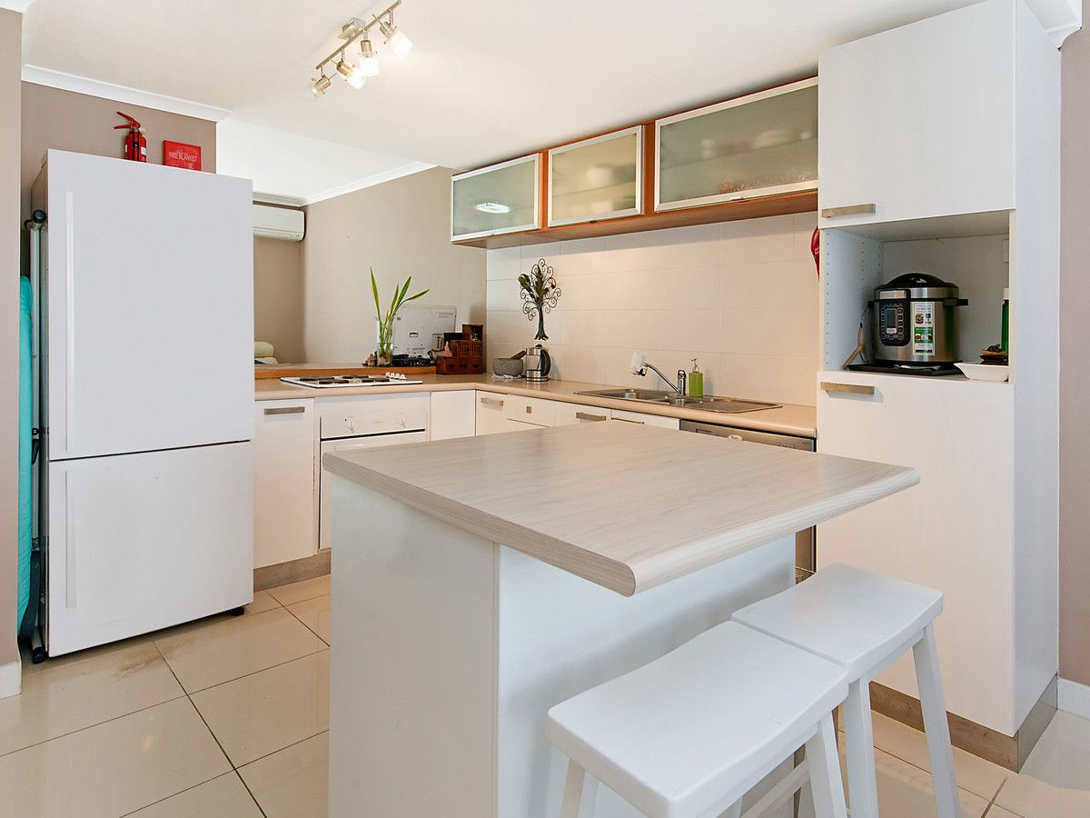 2/2 Orama Avenue, Caloundra QLD 4551, Image 2