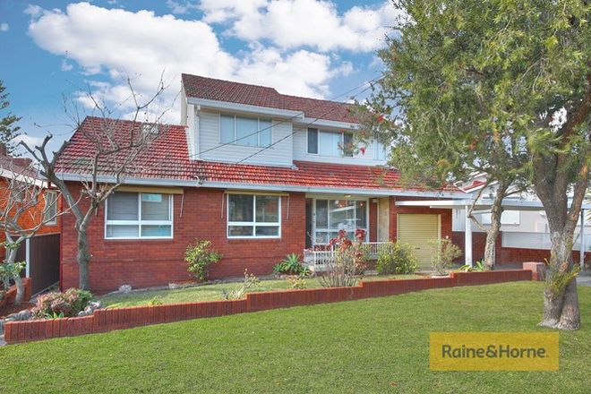 Picture of 4 Tamarix Crescent, BANKSIA NSW 2216