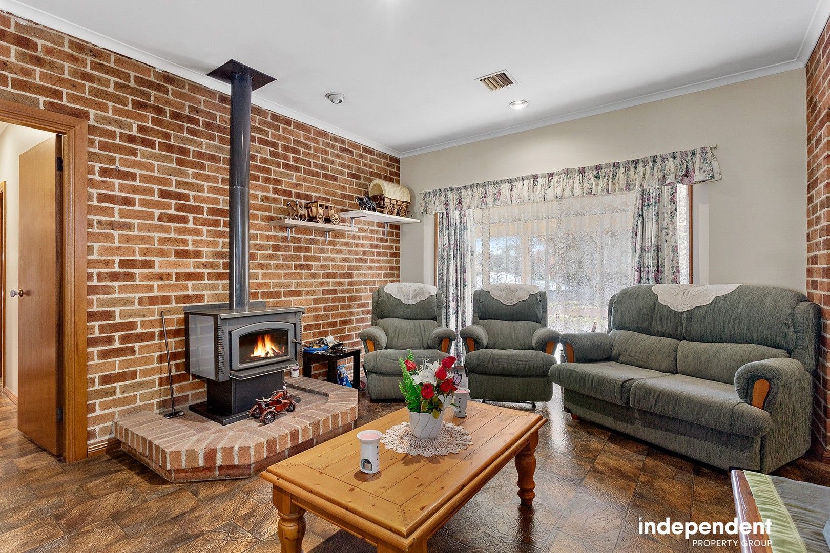 17 Morton Avenue, Yass NSW 2582, Image 2