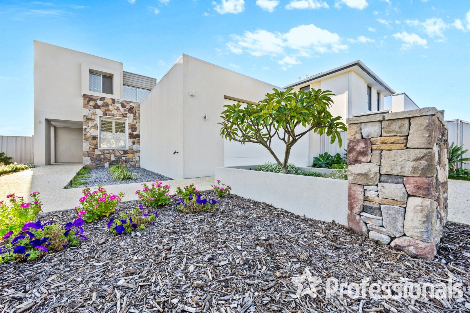 4 bedrooms House in 50 Spinnaker Boulevard GEOGRAPHE WA, 6280