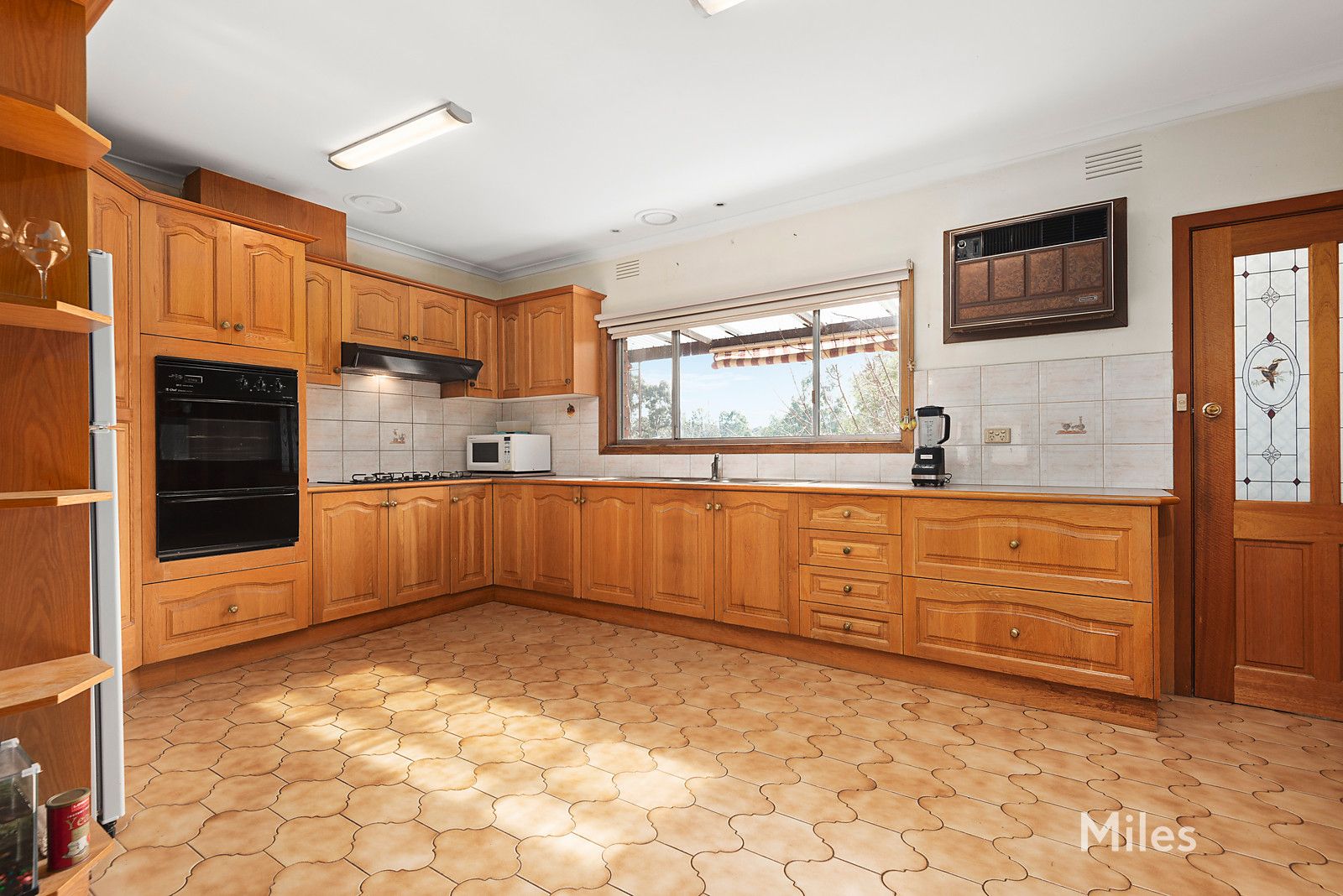 47 Stanton Crescent, Rosanna VIC 3084, Image 2