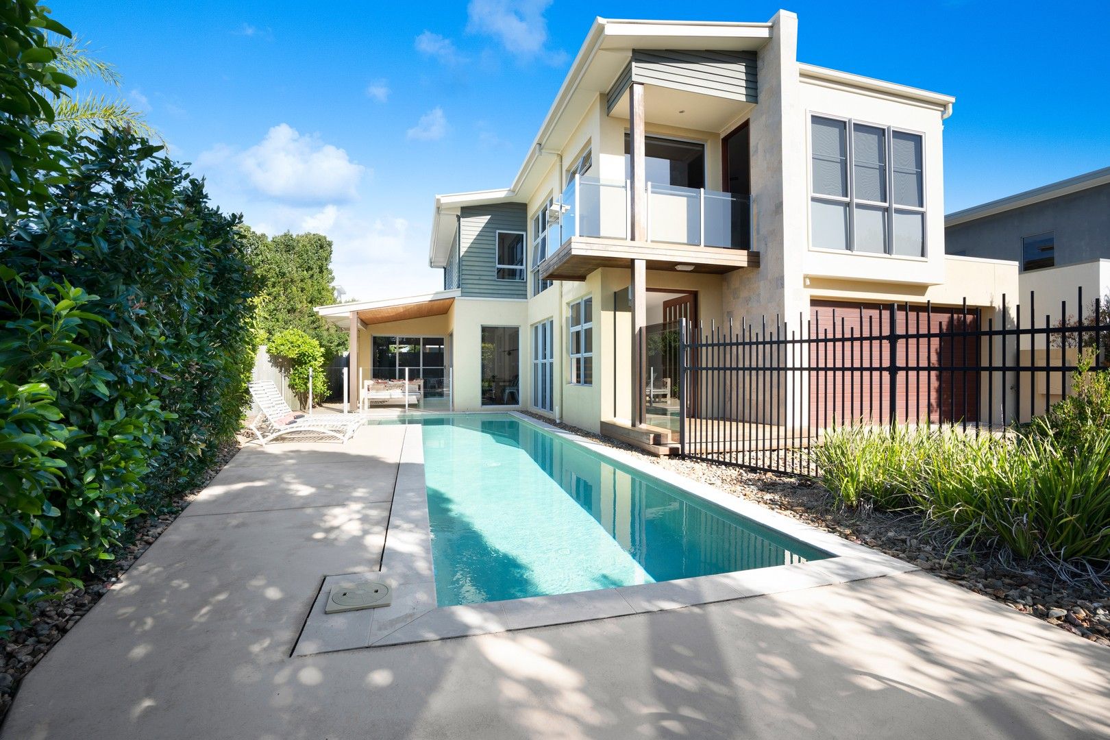 4 bedrooms House in 10 Beach Haven Place MOUNT COOLUM QLD, 4573