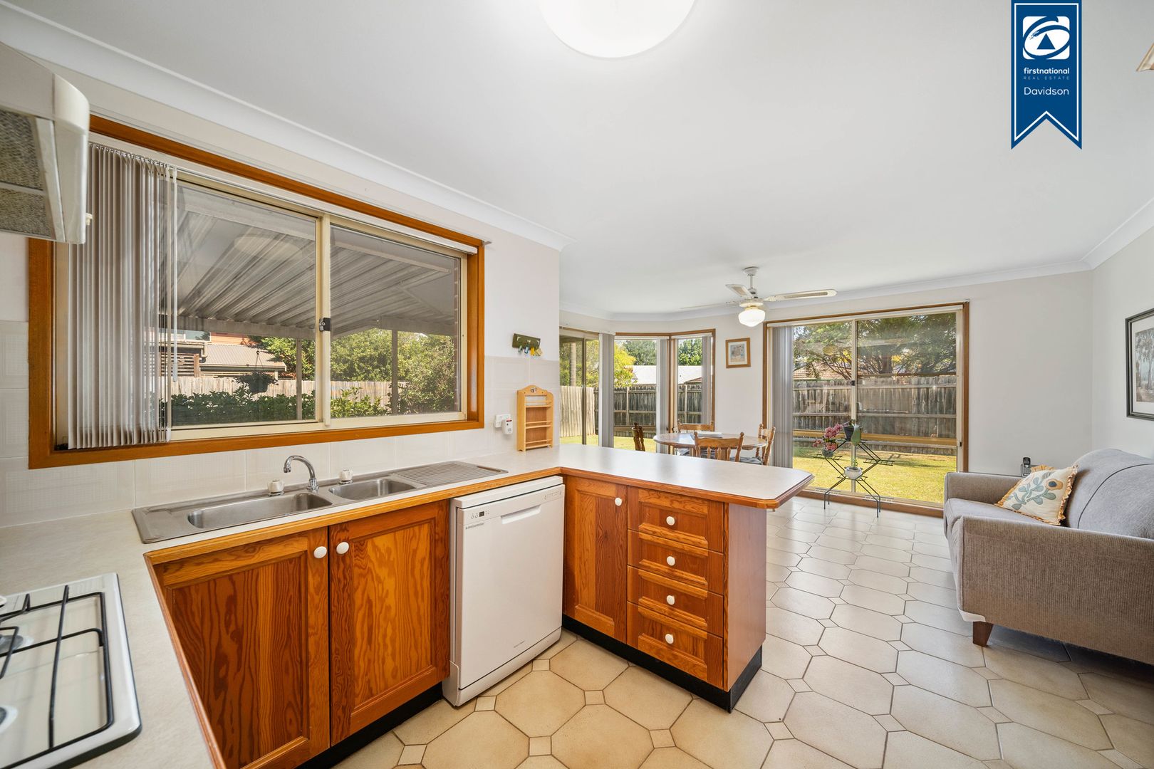 43 Oatlands Court, Wattle Grove NSW 2173, Image 2