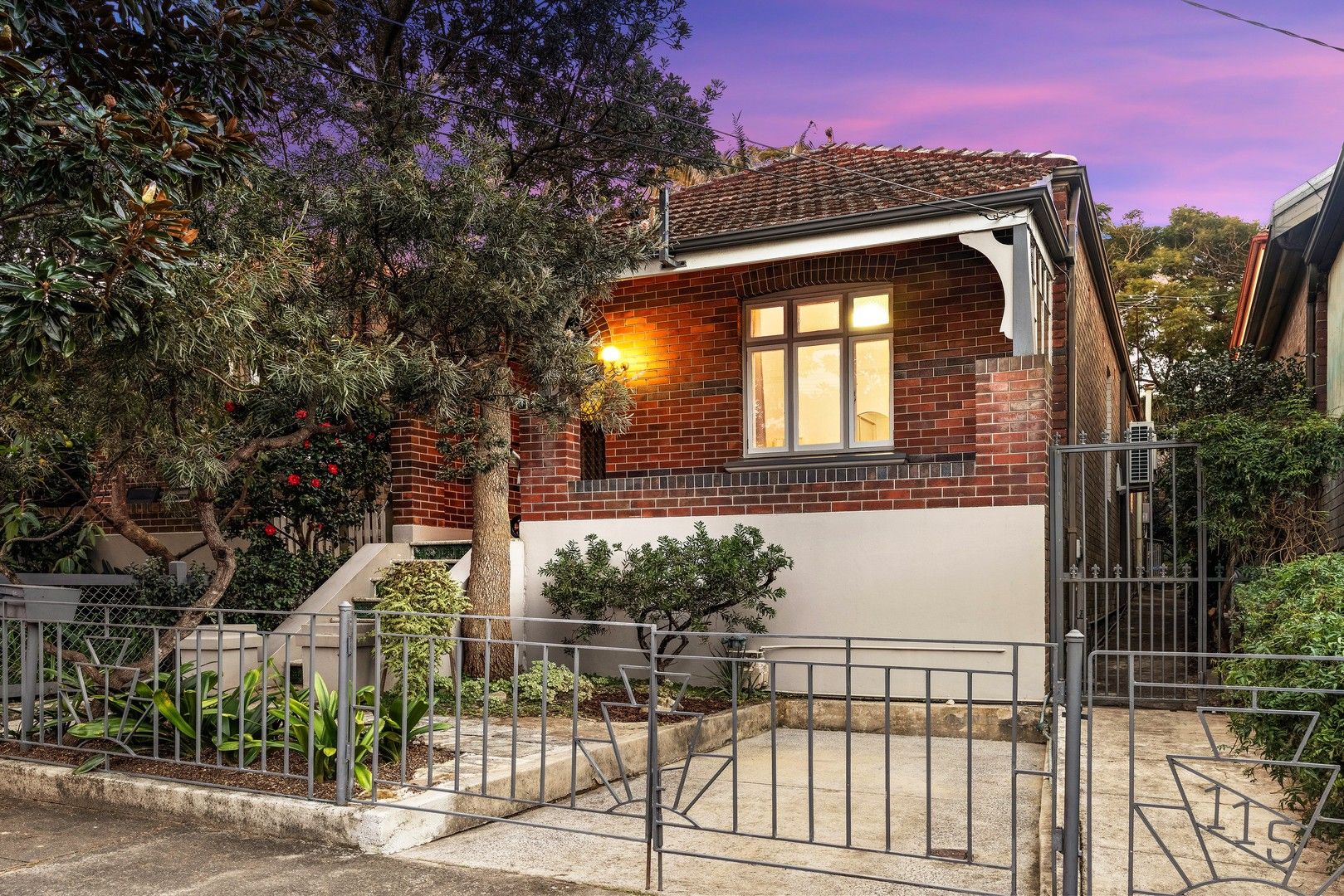 2 bedrooms House in 115 Warren Road MARRICKVILLE NSW, 2204