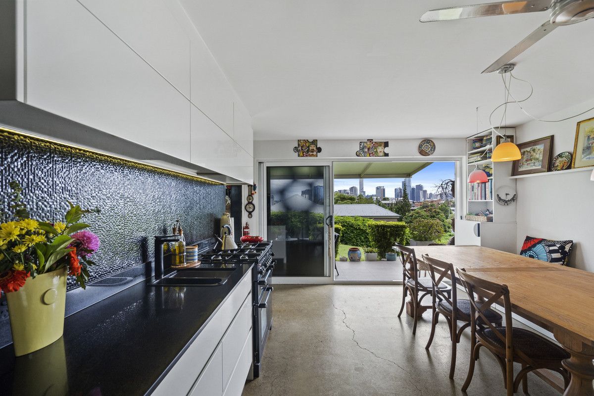 2/86 Dornoch Tce, Highgate Hill QLD 4101, Image 1