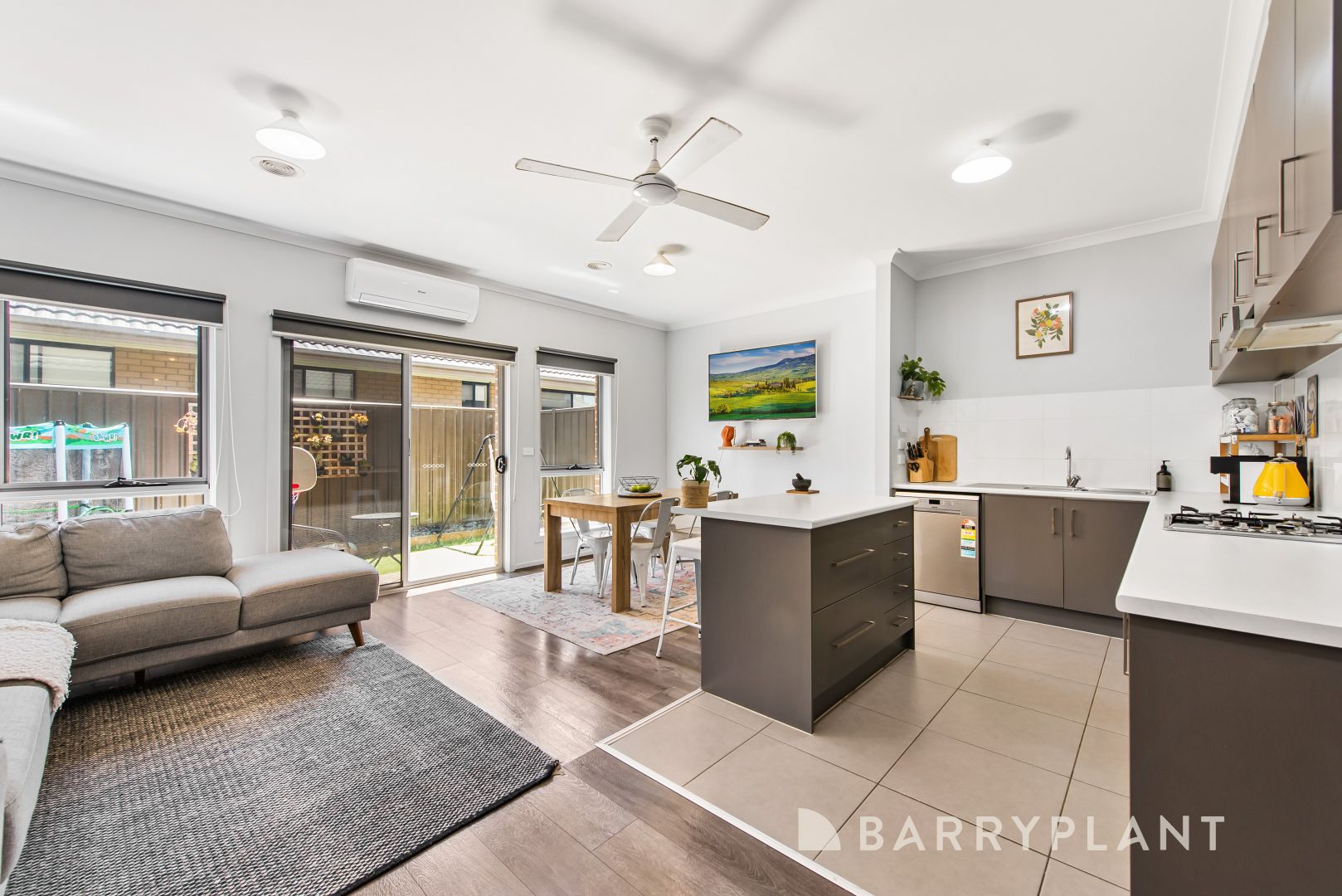 1/12 Marble Drive, Cobblebank VIC 3338, Image 2