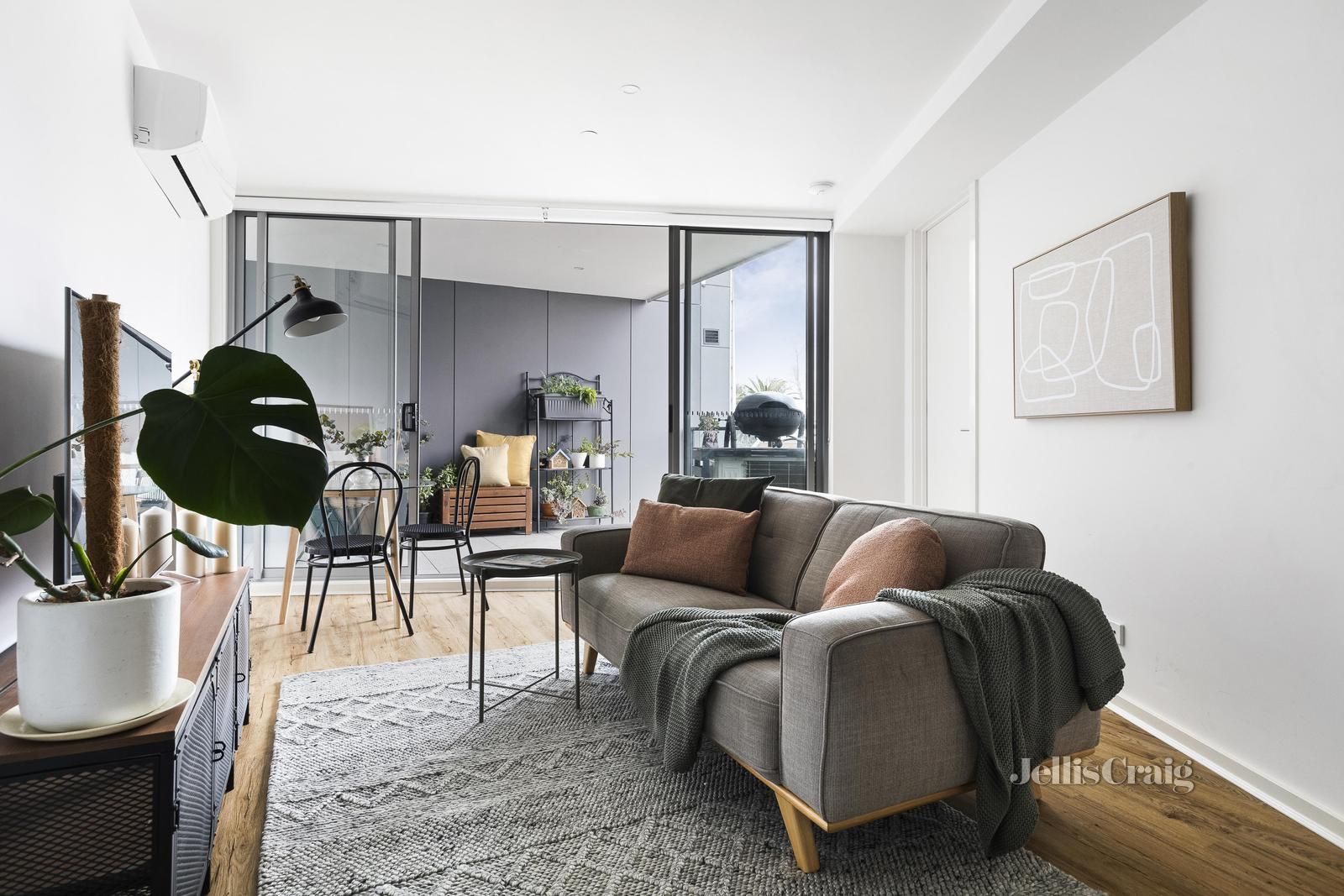 1 bedrooms Apartment / Unit / Flat in 203/66 Station Street FAIRFIELD VIC, 3078
