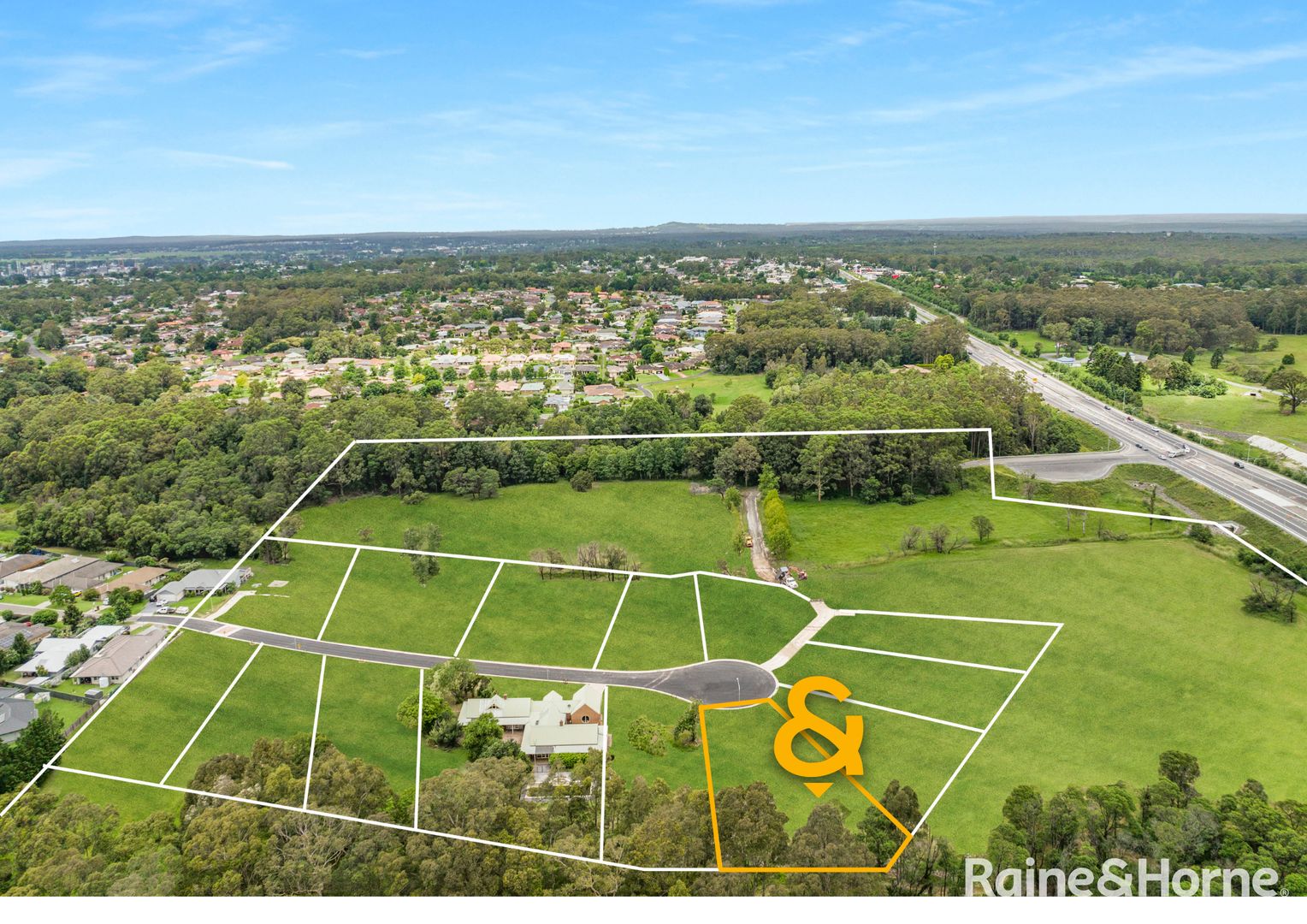 82 Emerald Drive, Meroo Meadow NSW 2540 Domain