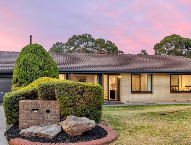 11 Medway Crescent, Rostrevor SA 5073