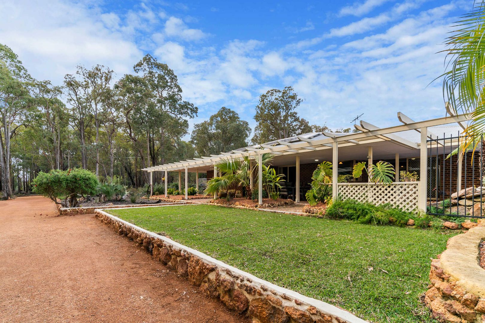 670 Elizabeth Avenue, Mundaring WA 6073, Image 1