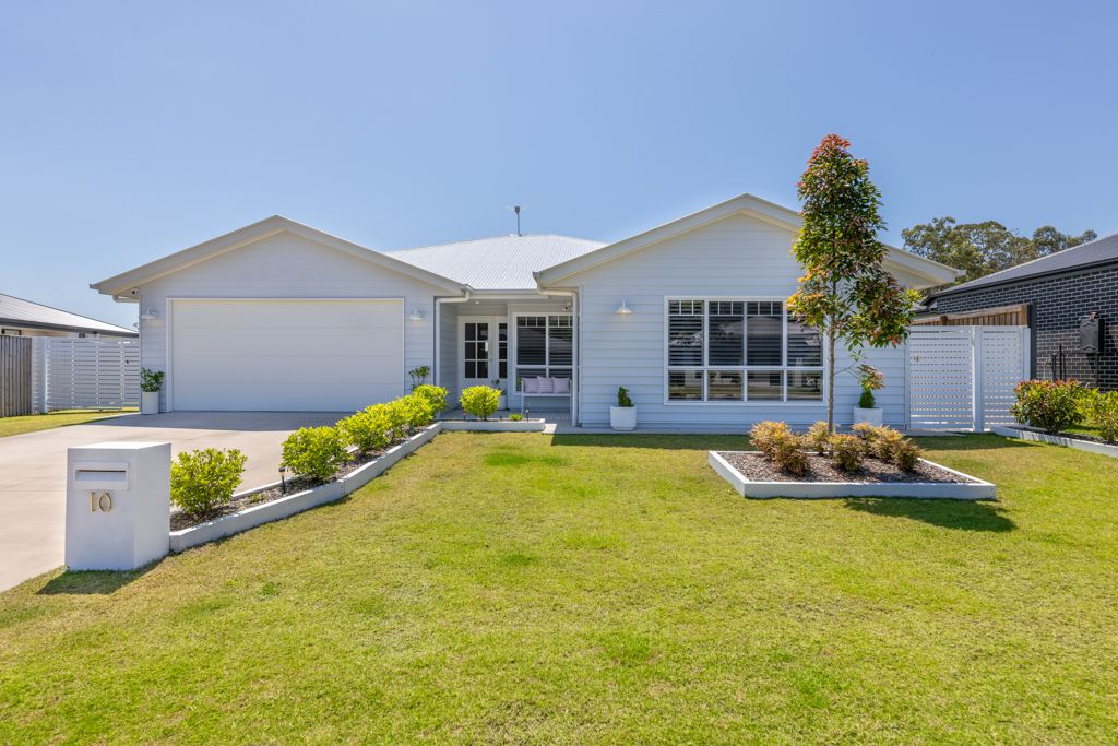 4 bedrooms House in 10 Appaloosa Street WOODFORD QLD, 4514