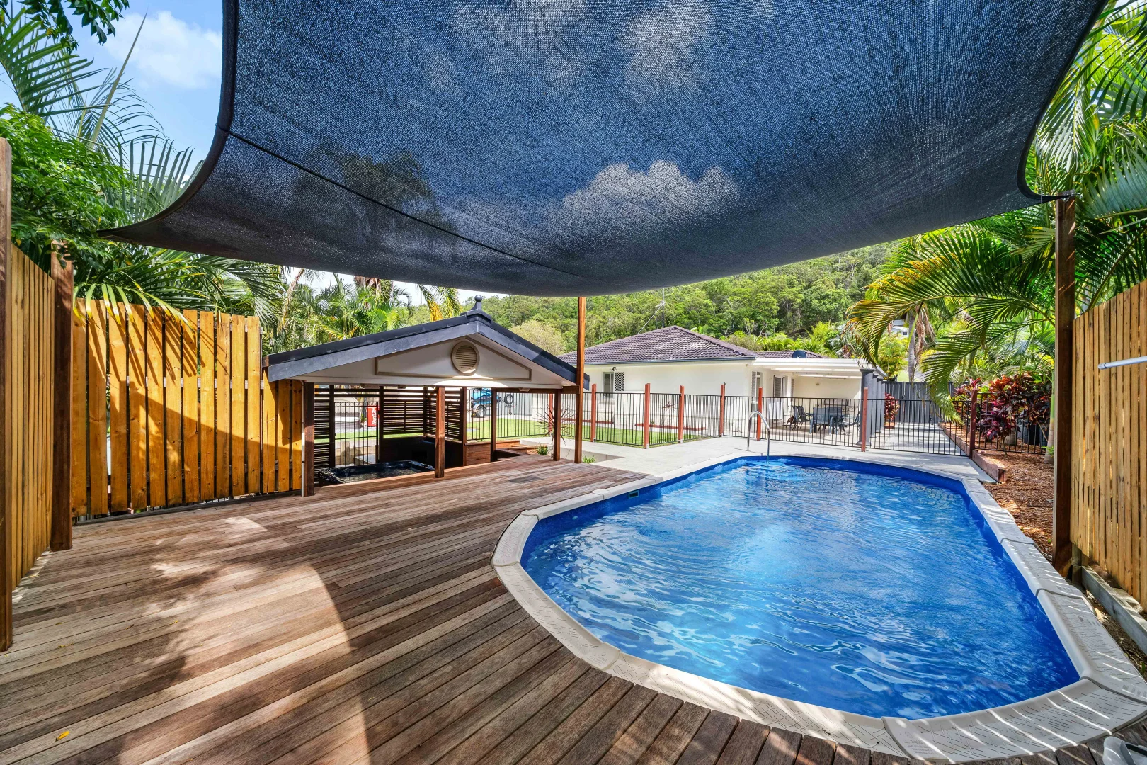 20 Davis Cup Court, Oxenford QLD 4210