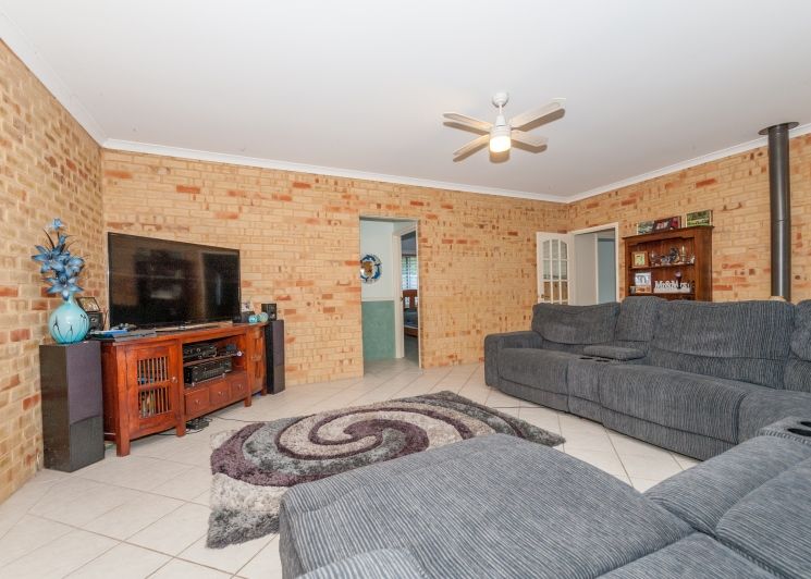 3 Wooleen Street, Golden Bay WA 6174, Image 2