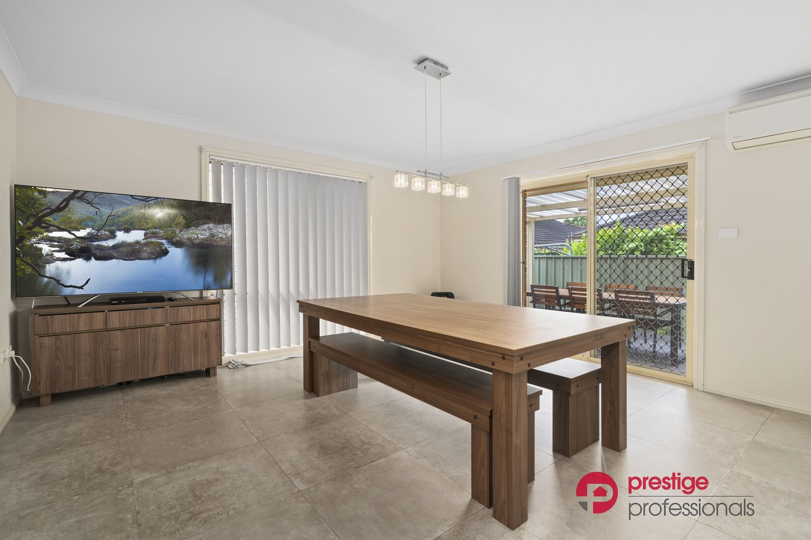 16 Tomago Court, Wattle Grove NSW 2173, Image 2