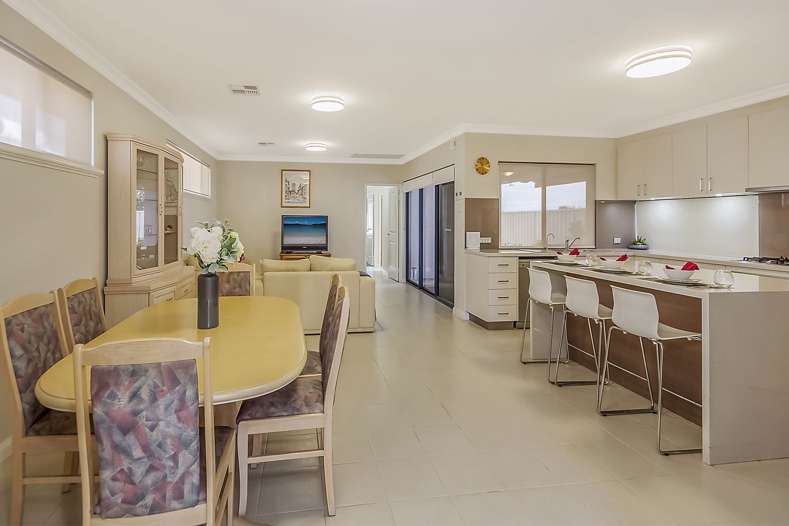 6 Reef Way, Yangebup WA 6164, Image 2