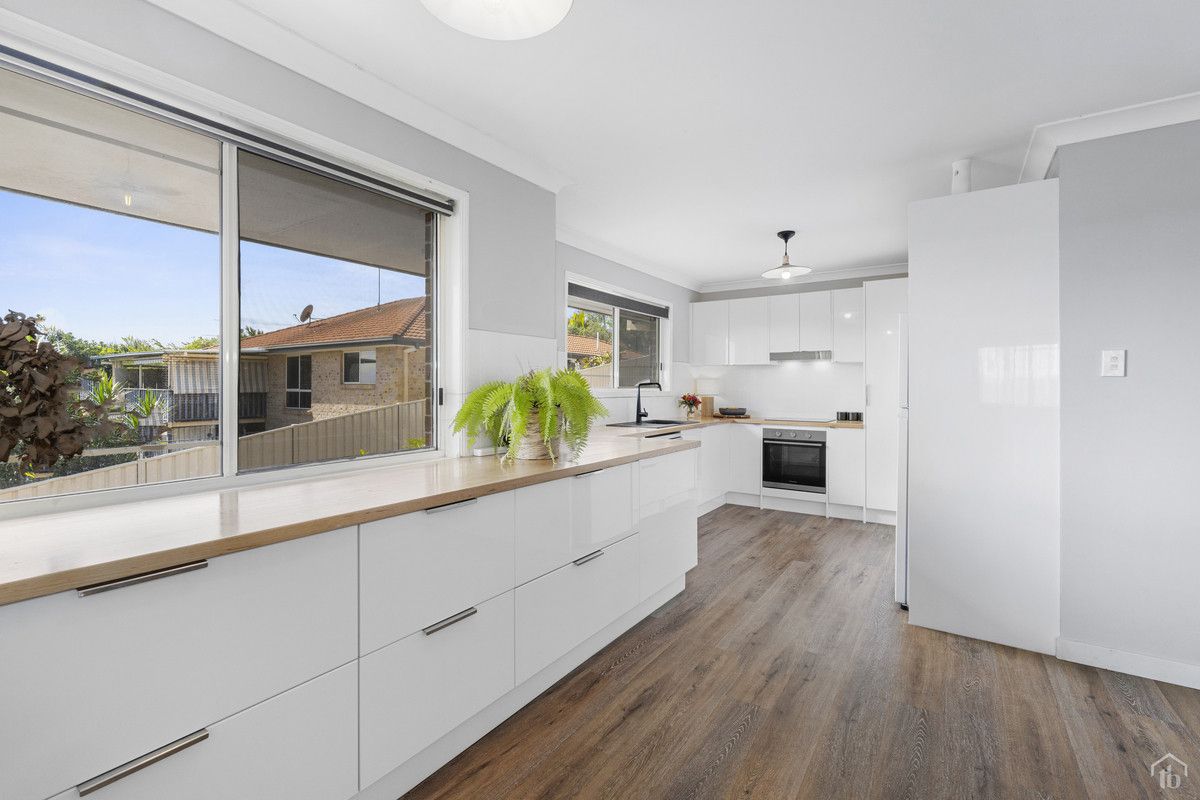 3 bedrooms House in 2/85 Ash Drive BANORA POINT NSW, 2486