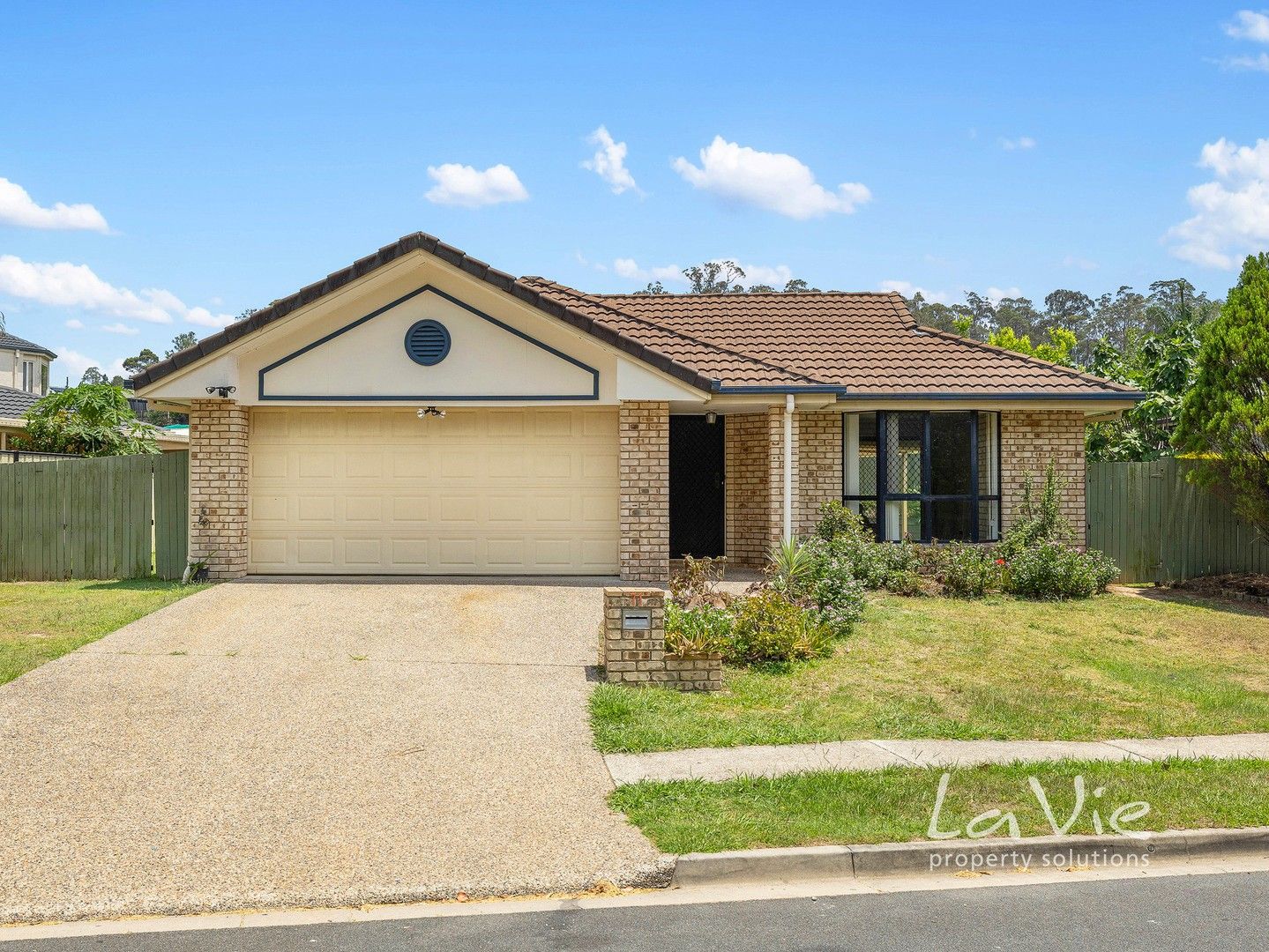 4 bedrooms House in 71 Tamarisk Way DREWVALE QLD, 4116