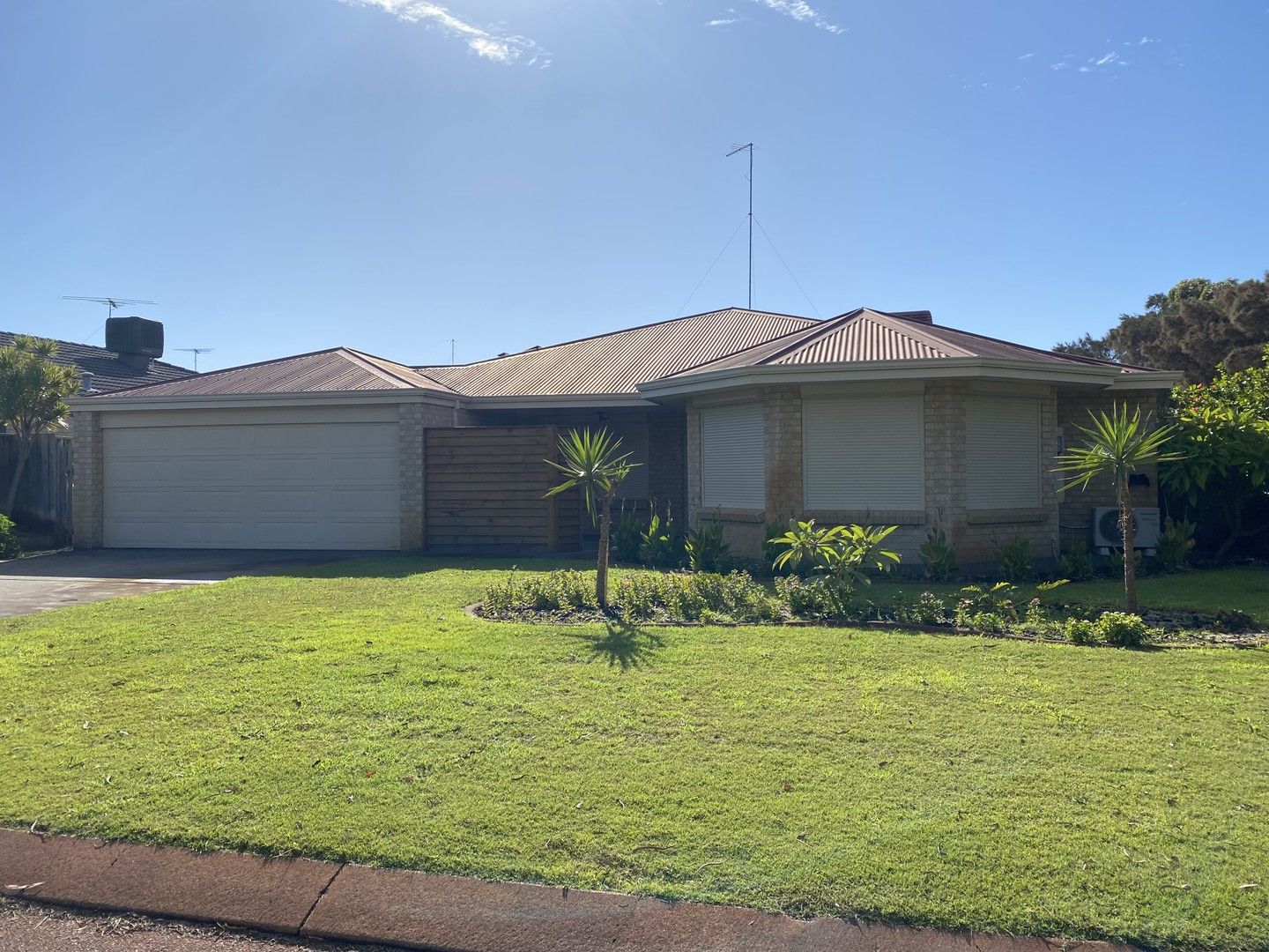 4 bedrooms House in 26 Waxflower Vista HALLS HEAD WA, 6210