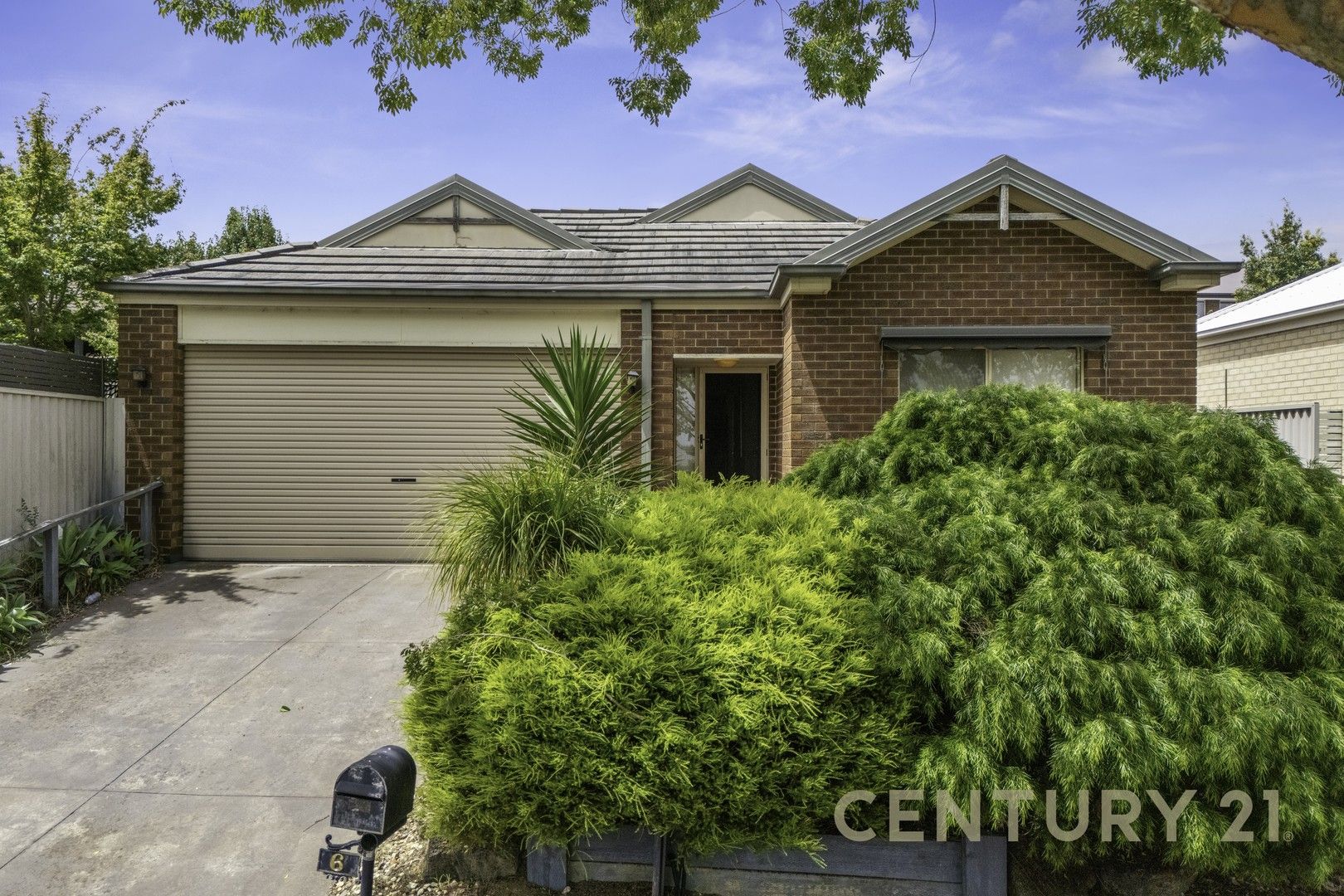 3 bedrooms House in 6 Macquarie Circuit PAKENHAM VIC, 3810
