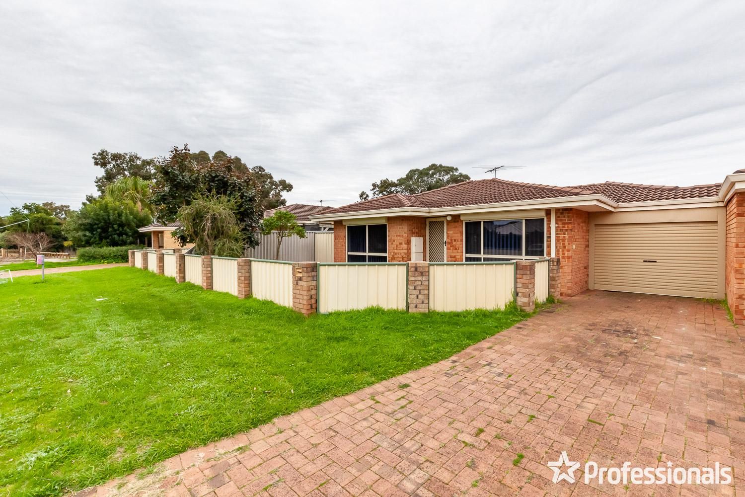3 bedrooms Apartment / Unit / Flat in 29/25 DALE ROAD ARMADALE WA, 6112