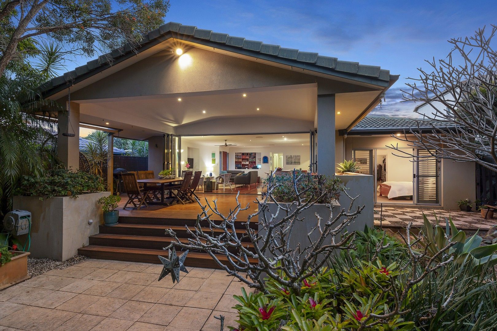 3 bedrooms House in 43 Tahiti Avenue PALM BEACH QLD, 4221