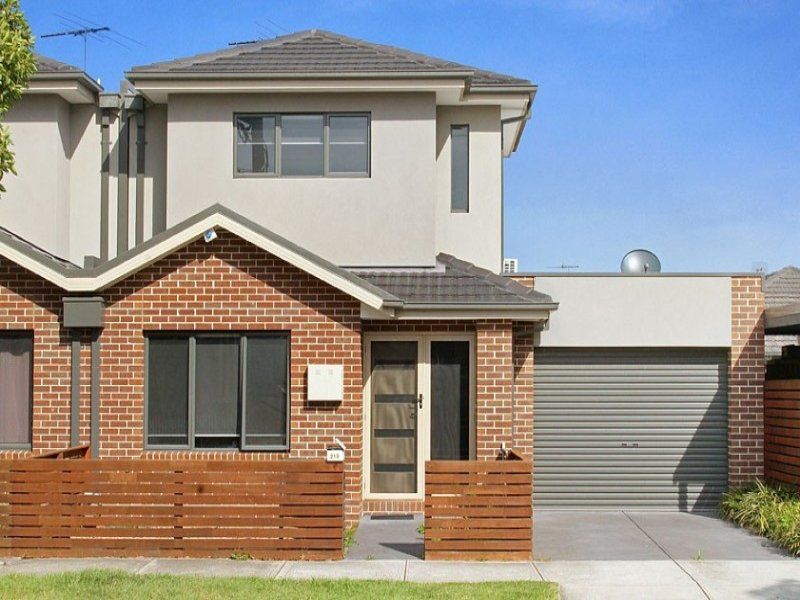 3 bedrooms Townhouse in 21B Locksley Avenue RESERVOIR VIC, 3073