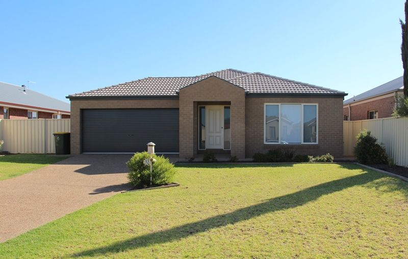 17 HILLAM DRIVE, Griffith NSW 2680, Image 0