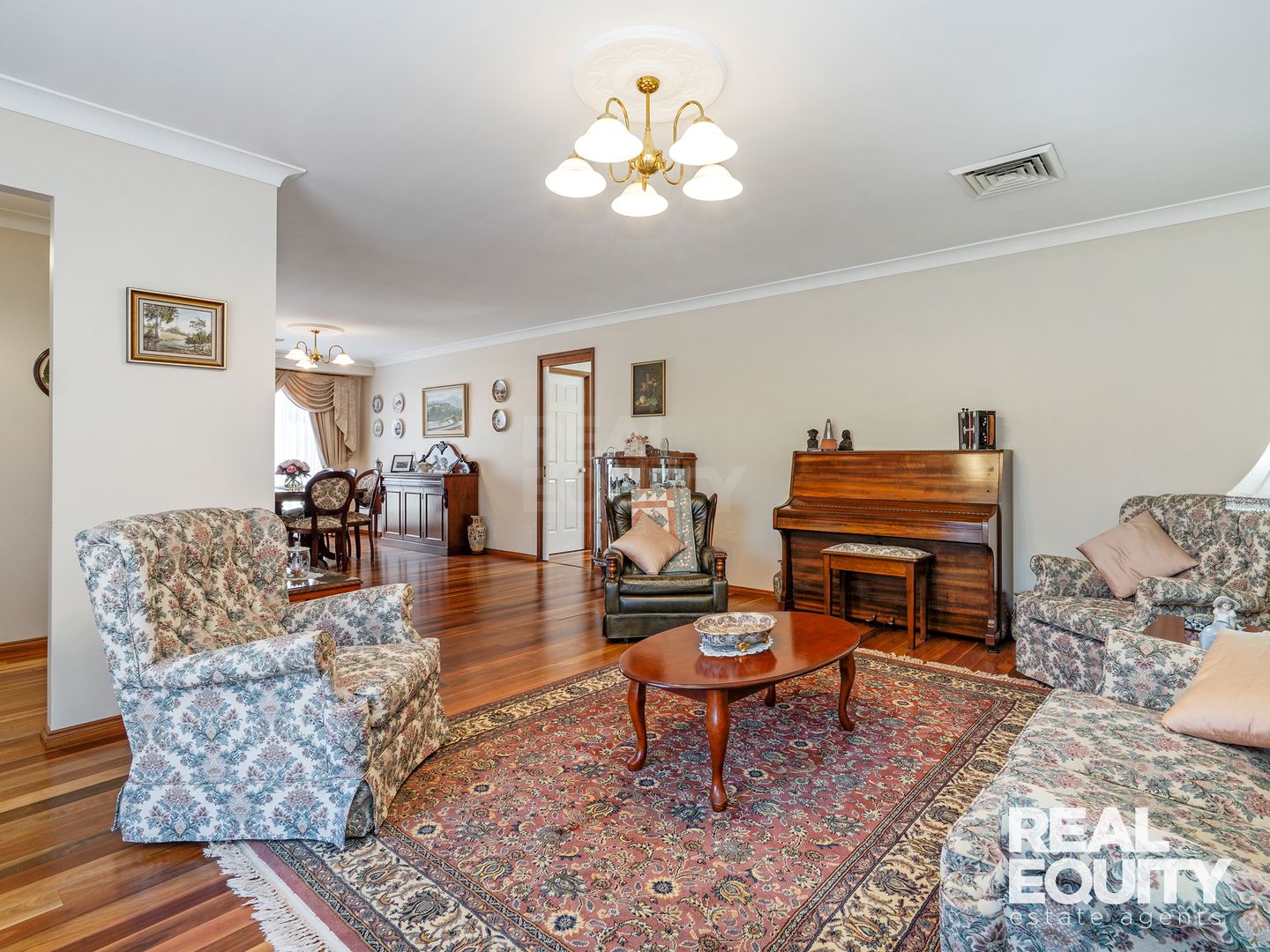 8 Tivoli Court, Wattle Grove NSW 2173, Image 1