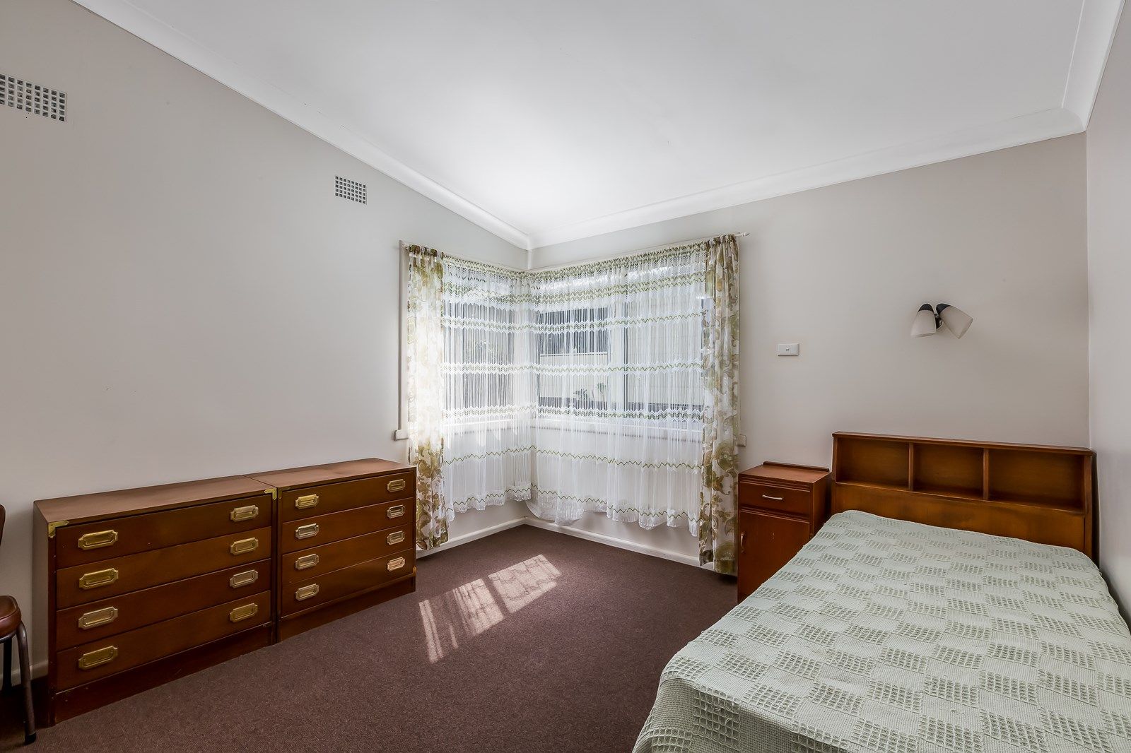 64 The Avenue, Mount Saint Thomas NSW 2500, Image 2