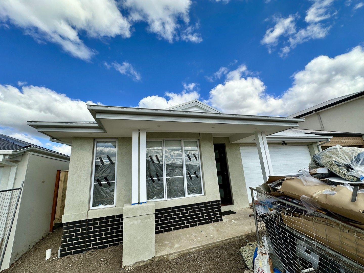 4 bedrooms House in 17 Repartree Street TARNEIT VIC, 3029