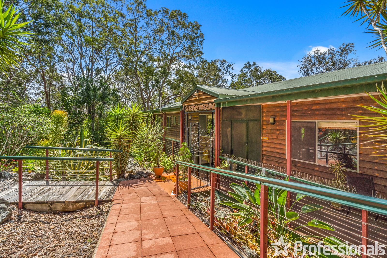 21 Barakula Court, Cedar Creek QLD 4207, Image 2