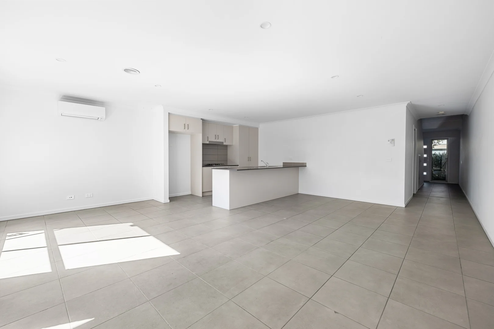 Additional image 3 of 6 Verdelho Wy, Clyde North VIC 3978