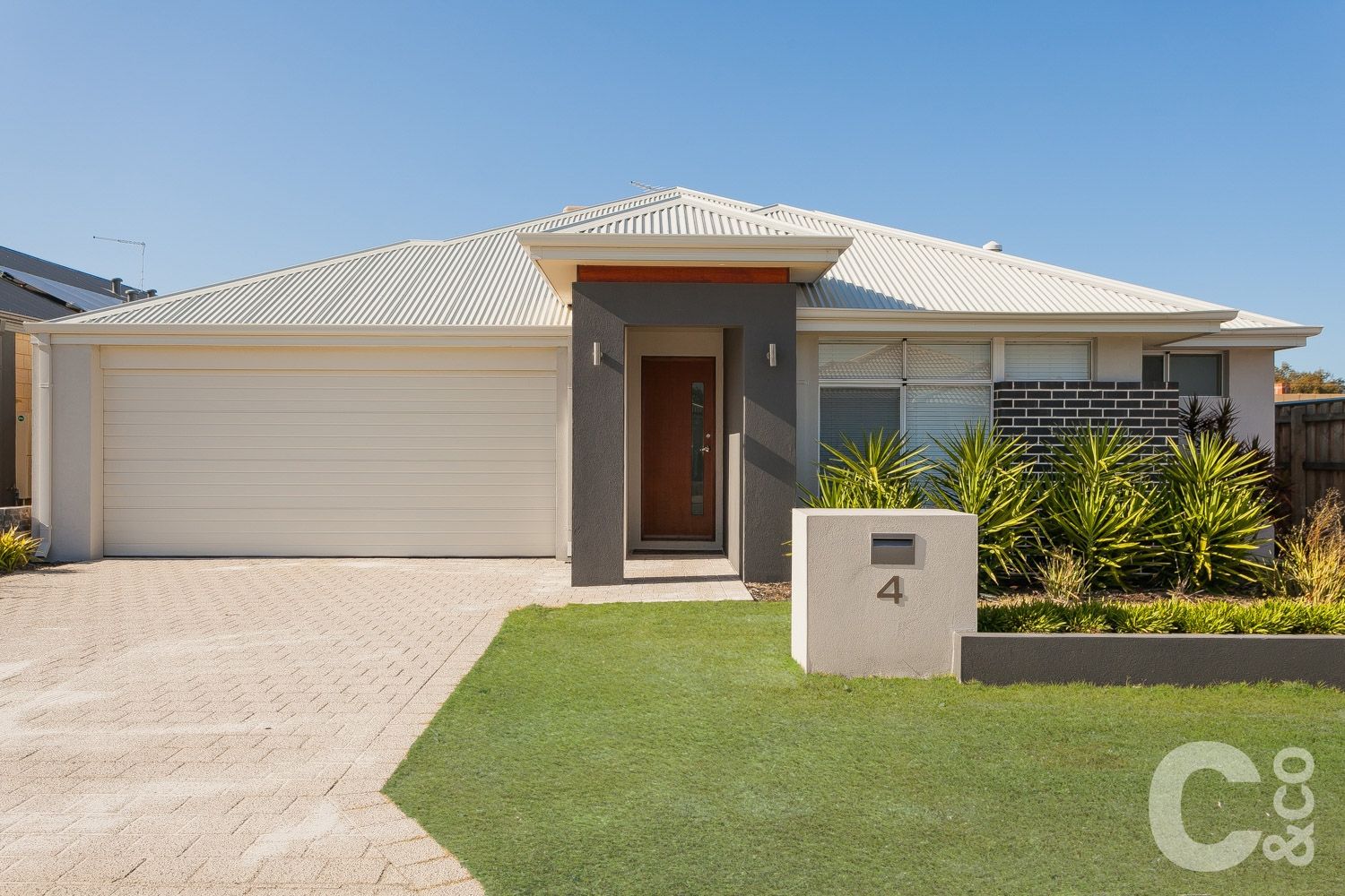 4 bedrooms House in 4 Crystal Terrace WELLARD WA, 6170