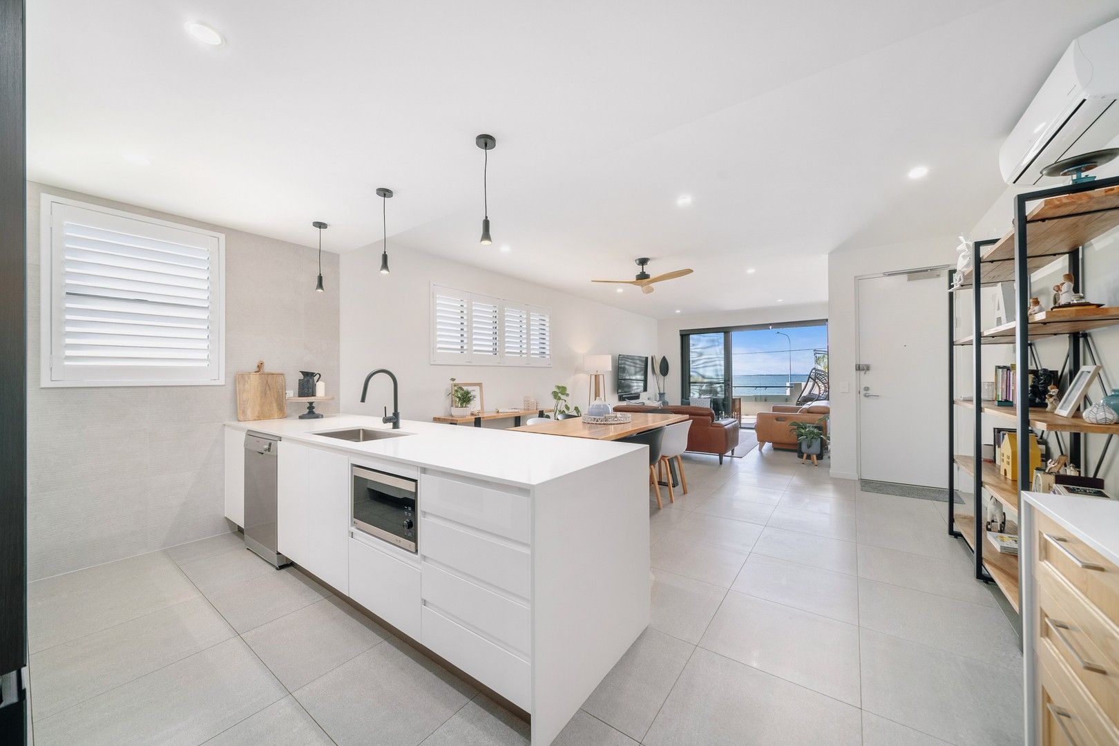 3/214 Hornibrook Esplanade, Woody Point QLD 4019, Image 0