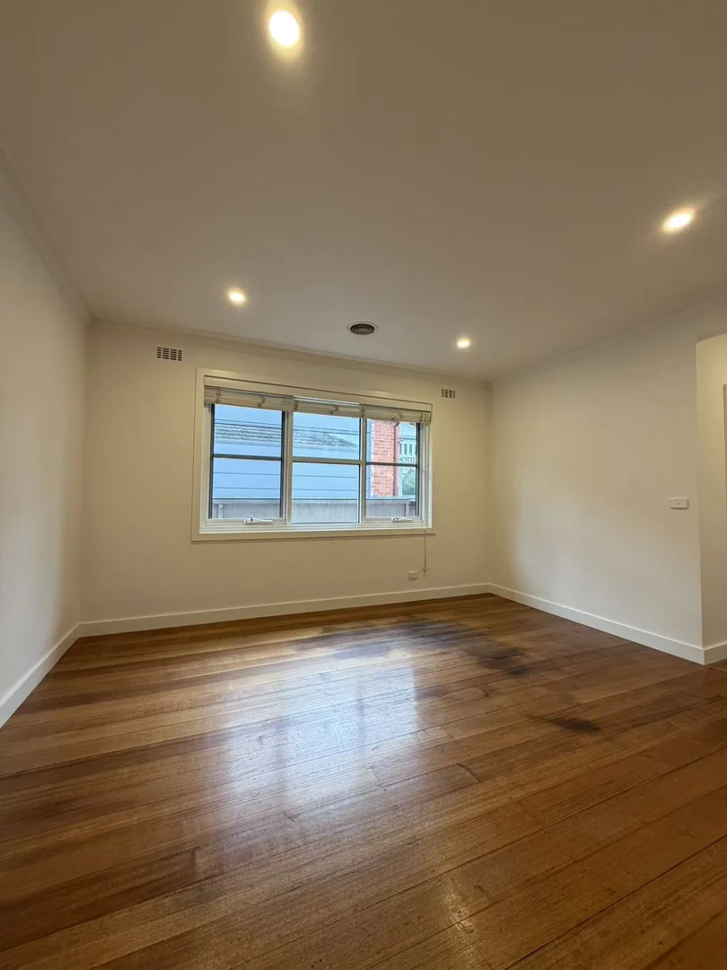 Additional image 5 of 32 Carnarvon Road, Caulfield North VIC 3161