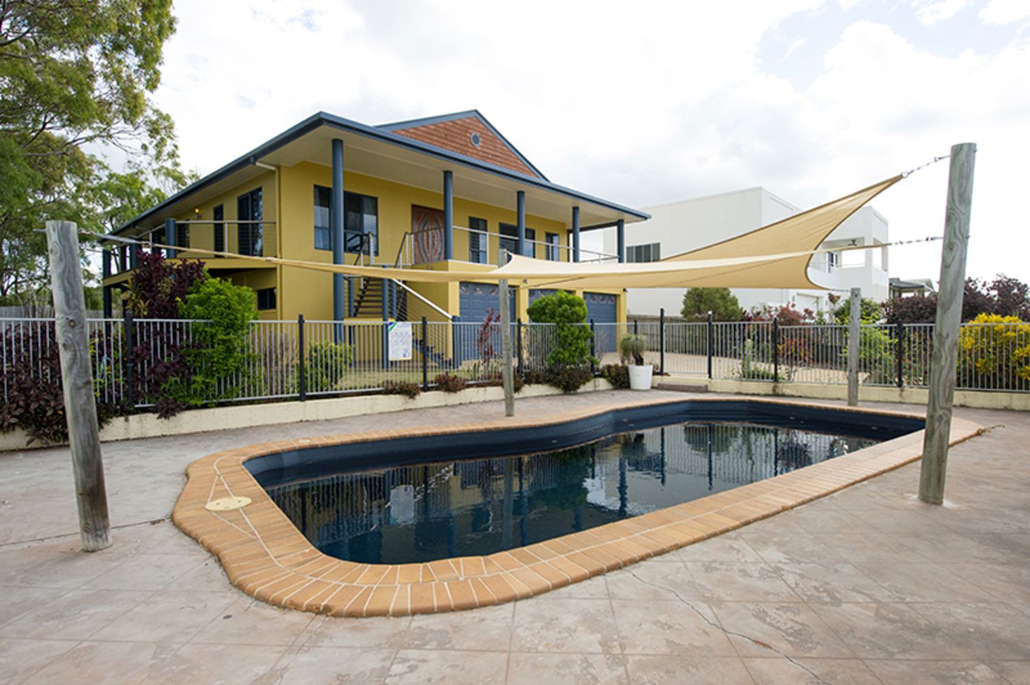 15 Dolphin Terrace, South Gladstone QLD 4680